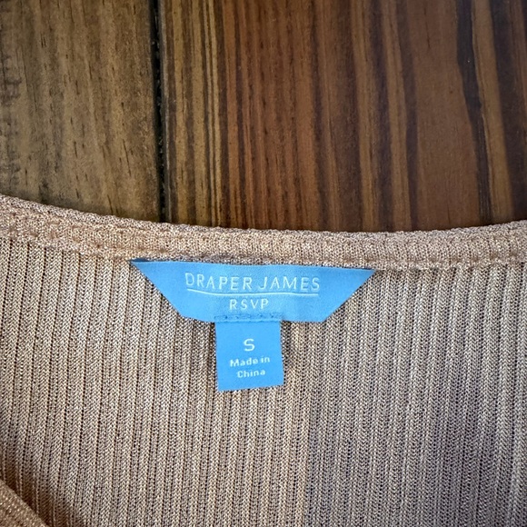 Draper James Shimmering Gold Long Sleeve Bodysuit Women’s Size Small - Picture 4 of 4